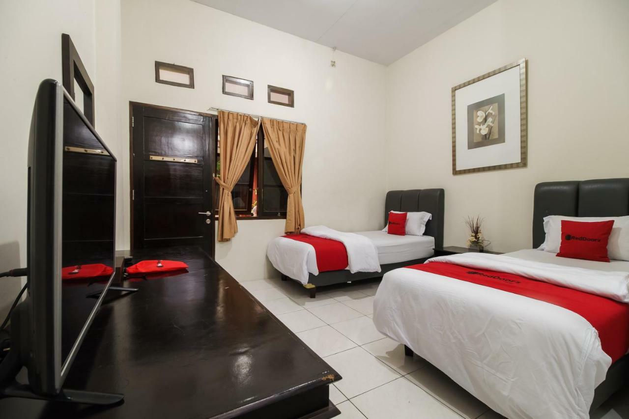 Reddoorz Syariah Near Fort Marlborough Бенгкулу Екстериор снимка